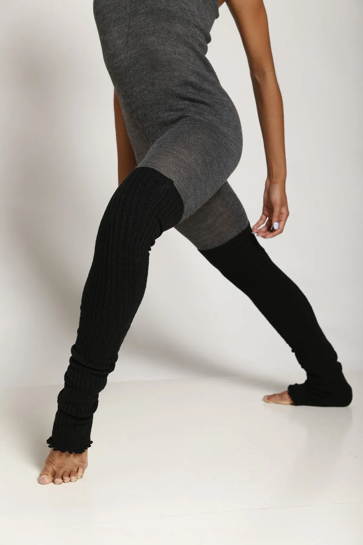 30 Ribbed Thigh-High Legwarmer with Stirrup