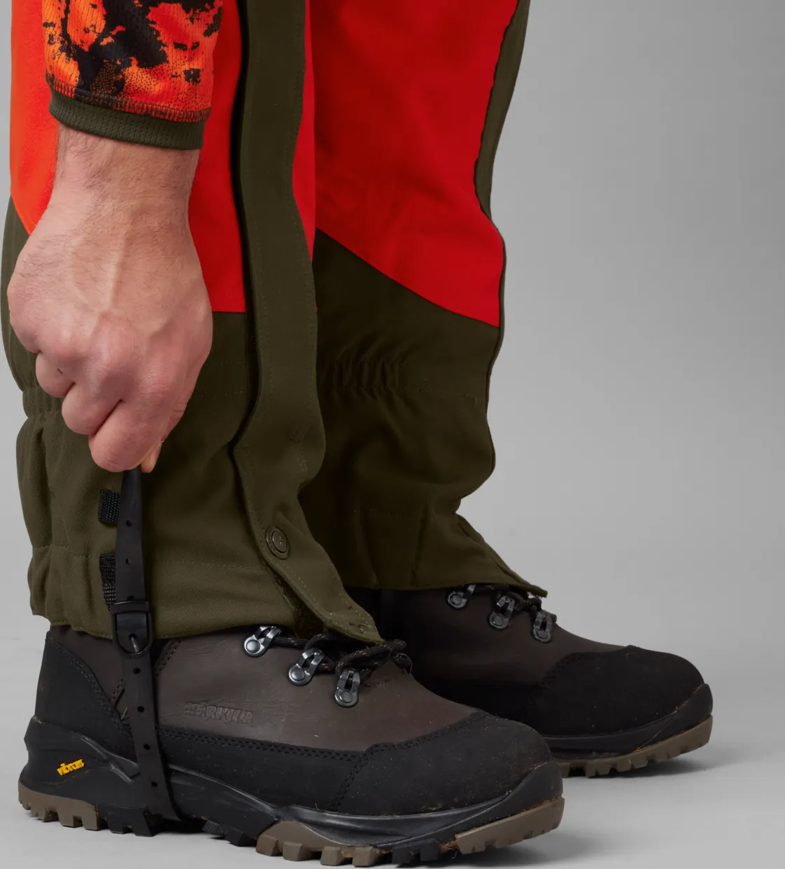 Härkila Wildboar Pro Gaiters Orange Blaze/Willow Green | Buy Härkila Wildboar Pro Gaiters Orange Blaze/Willow Green here | Outno